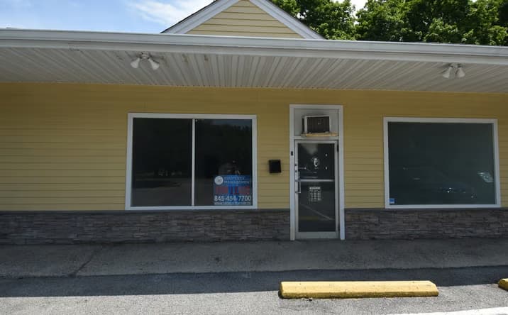 Stores 8 & 9 at 870 Violet Avenue